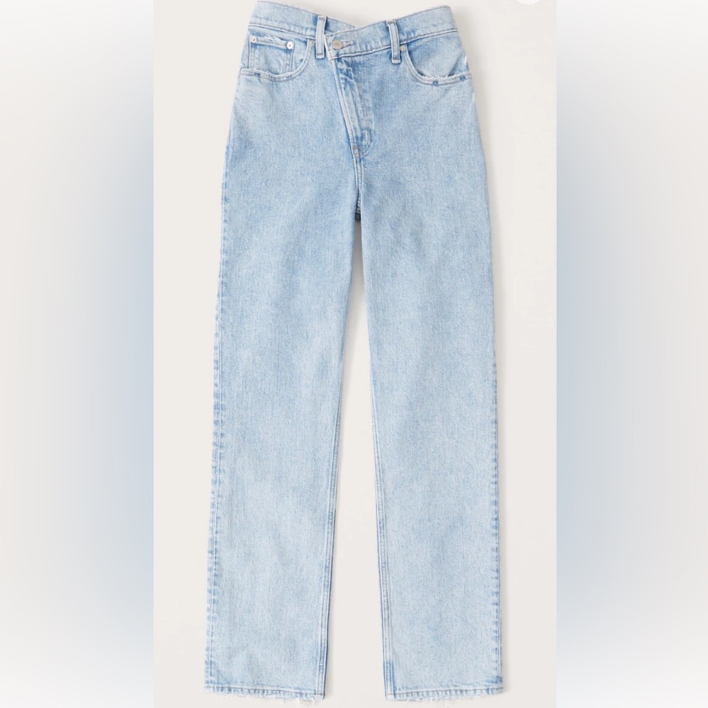 Abercrombie Ultra High Rise 90s Straight Jean - Size 27 Extra Long